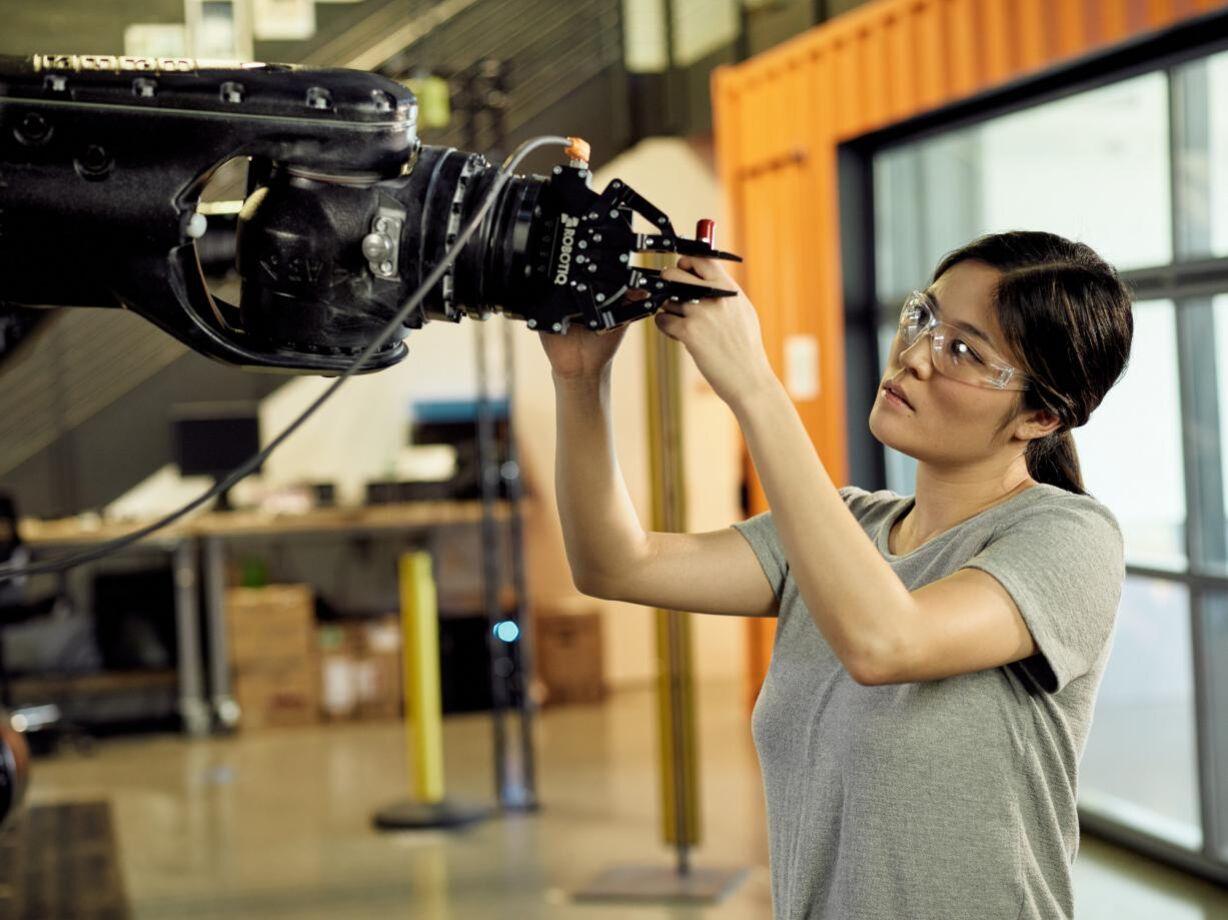 The Future of Work: Adapting to an Era of AI-Driven Automation