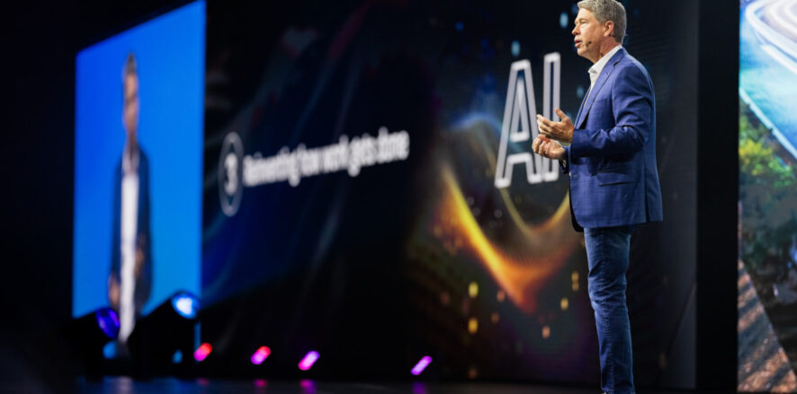 speaker on stage at autodesk university