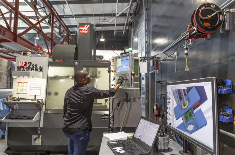 Horizontal Mill Operator Vertical vs. Horizontal Milling Machines - Fusion 360 Blog