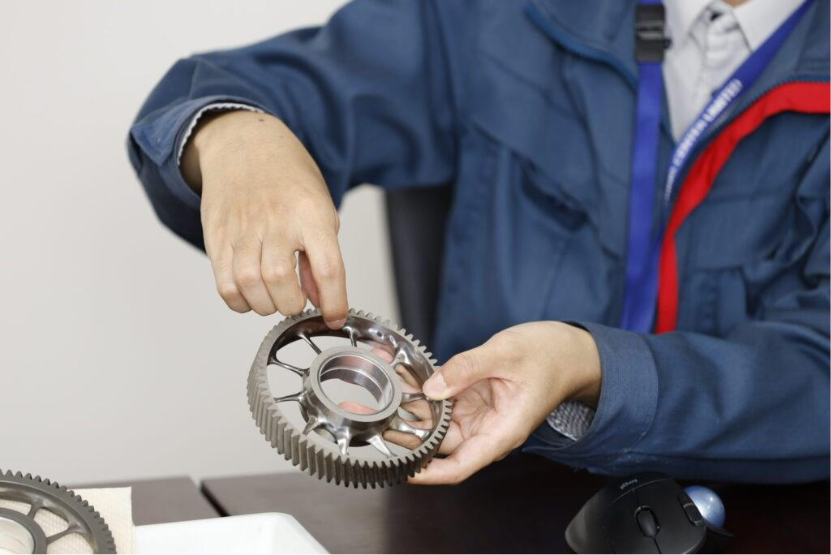 ISUZU réduit le bruit moteur avec la conception générative.